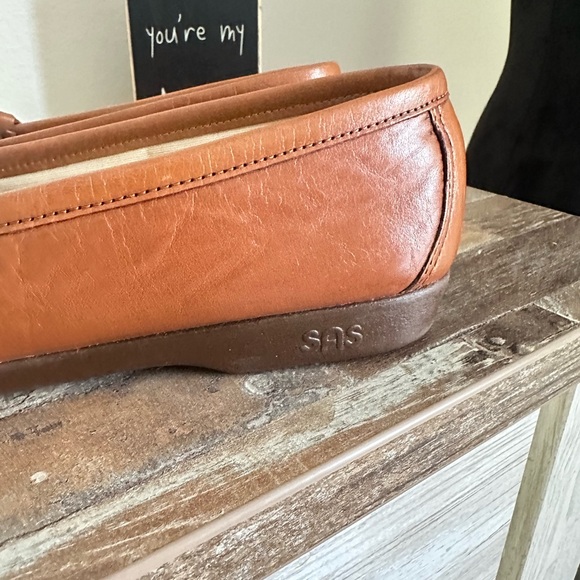 Brand New Caramel Brown Leather SAS loafers size 7.5 M - Picture 5 of 7